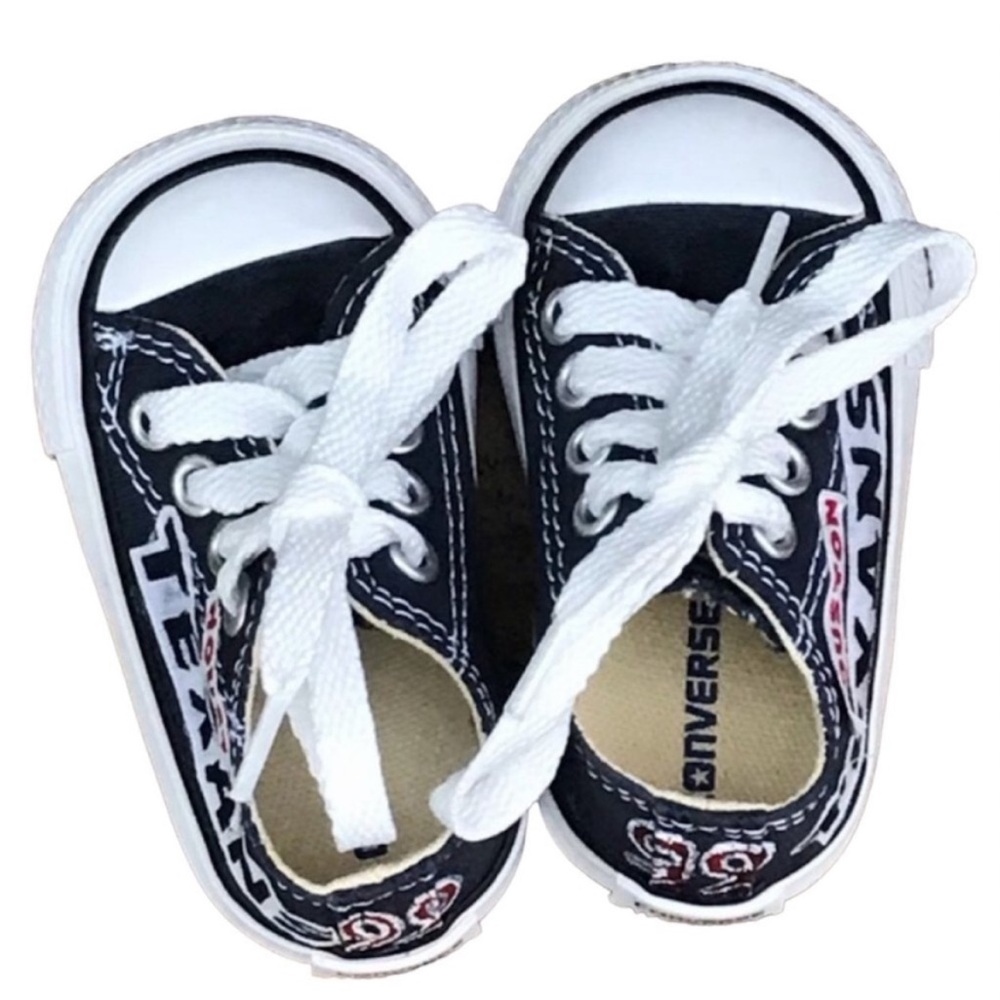 Converse Low Top NFL Football
Houston Texans Infant Toddler Lace Up
Shoes 2